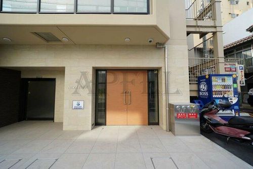 ALZA西本町の玄関