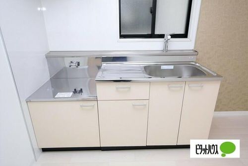 グランドールB棟101のキッチン