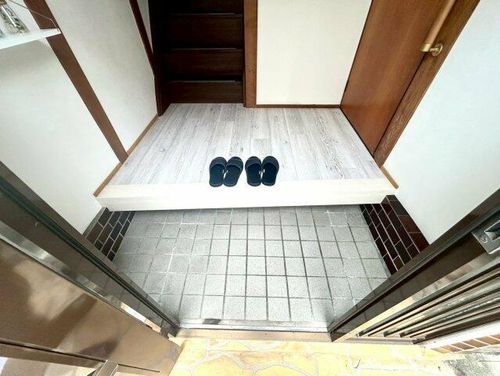 大阪府松原市天美東4丁目(一戸建)の賃貸物件の玄関