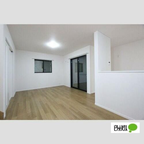 愛知県北名古屋市弥勒寺東2丁目(一戸建)の賃貸物件1の居間