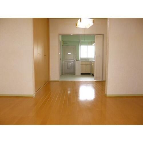 兵庫県神戸市兵庫区上沢通6丁目(マンション)の賃貸物件の居間