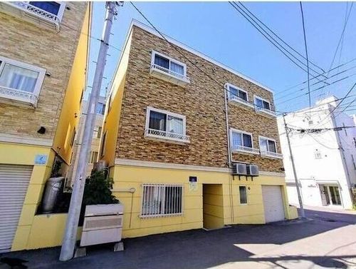 Aフラット学園前の外観