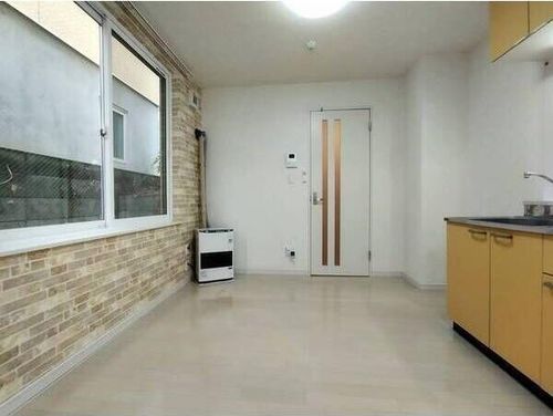 Aフラット学園前の居間