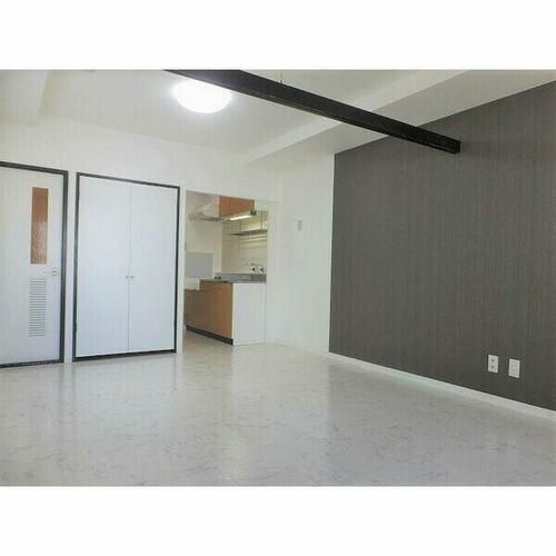 ウィスタリア元町の居間