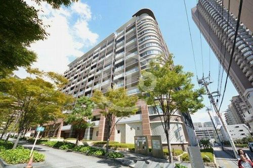 ロイヤルパークス桃坂の外観