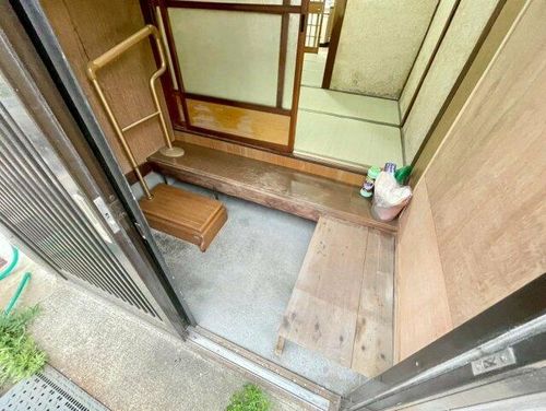 大阪府柏原市今町2丁目(一戸建)の賃貸物件の玄関