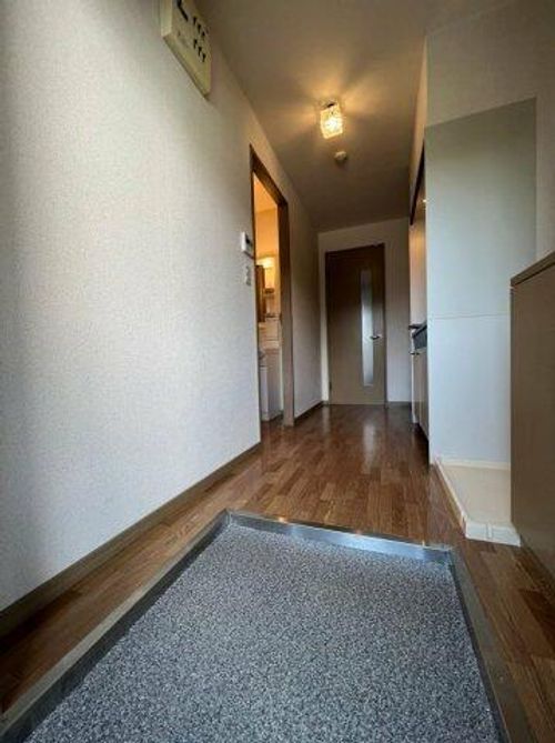 セトル月見山の玄関