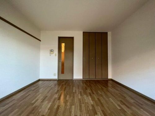 セトル月見山の居間