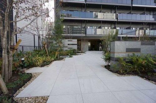 パークアクシス新栄の玄関