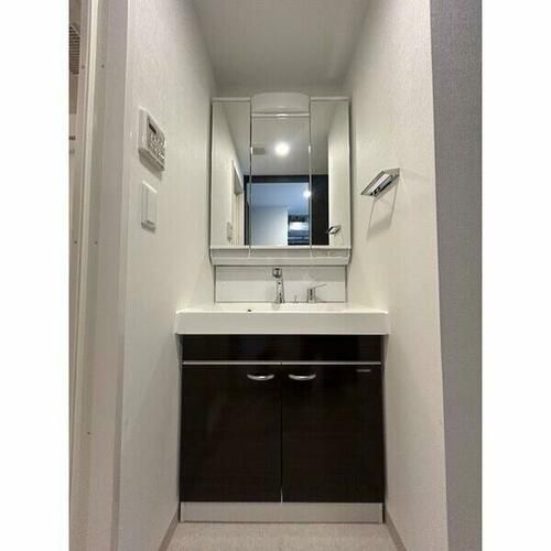 エステムコート名古屋新栄Ⅳネストの玄関