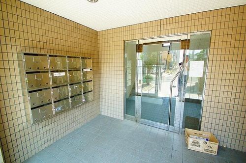 ローズハイツT・Kの玄関