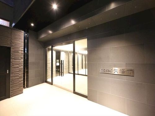 メイクス矢場町の玄関