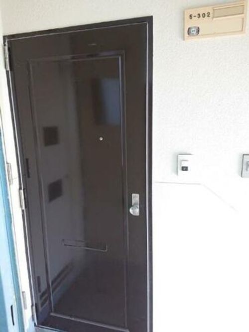 福岡県中間市大字上底井野(マンション)の賃貸物件の玄関