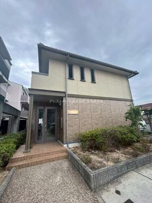 シャイニーパークの外観
