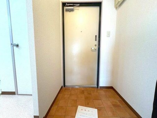 みどりマンションの玄関