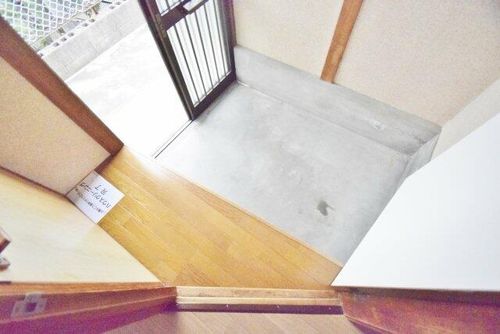 大阪府羽曳野市野々上4丁目(一戸建)の賃貸物件の玄関