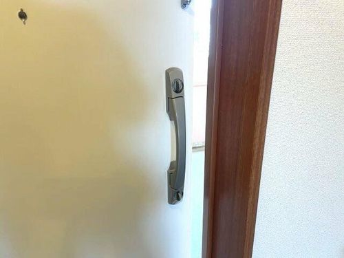 リベルテ交野の玄関