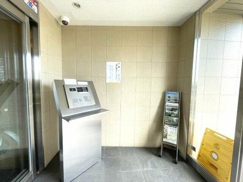 リベルテ交野の玄関