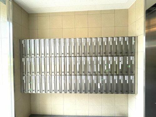 リベルテ交野の玄関