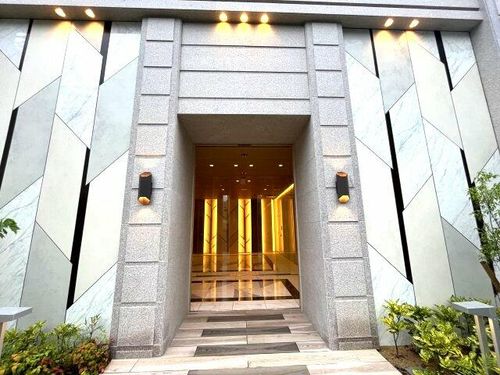 スプランディッド江坂IIIの玄関
