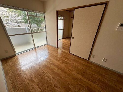 第2みゆきビル406の居間