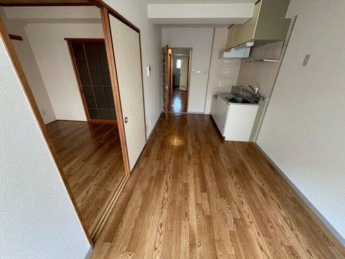 第2みゆきビル406の居間