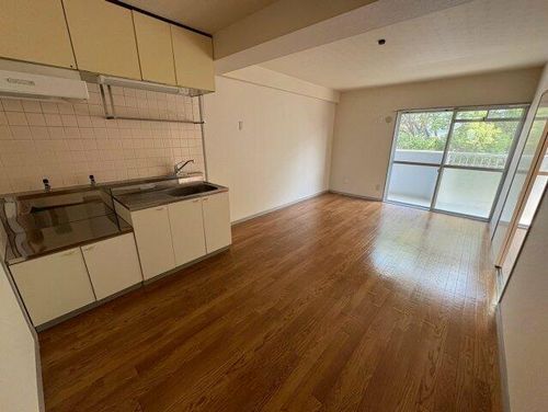 第2みゆきビル305の居間