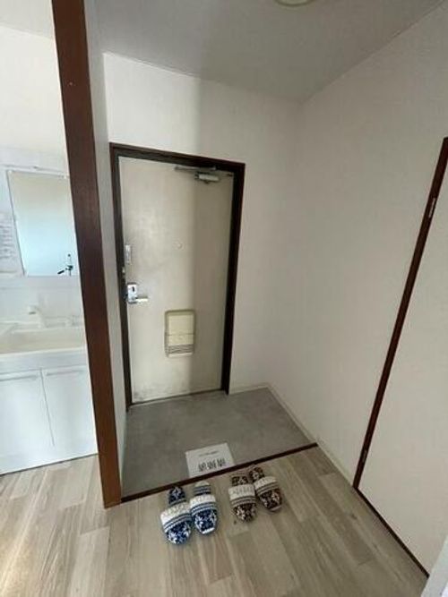 サニーハイツ健翔302の玄関