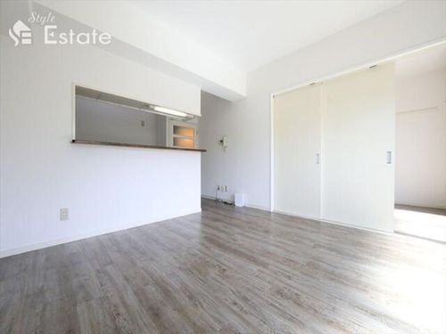 愛知県名古屋市名東区社口2丁目(マンション)の賃貸物件の居間
