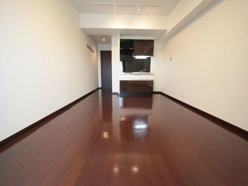 アーデン東別院の居間