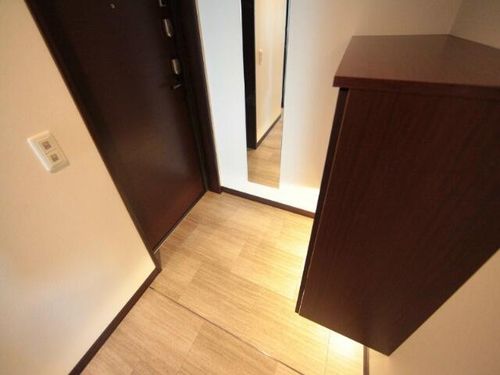 アーデン東別院の玄関