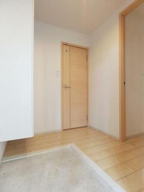 カーサ クレインフィールドの玄関