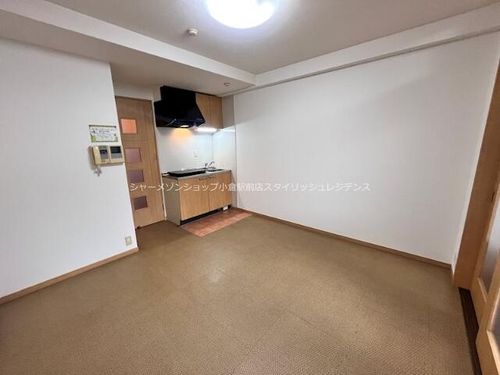 リード大手町の居間