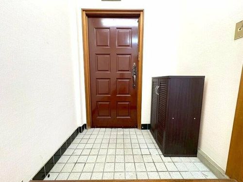 木下ビルの玄関