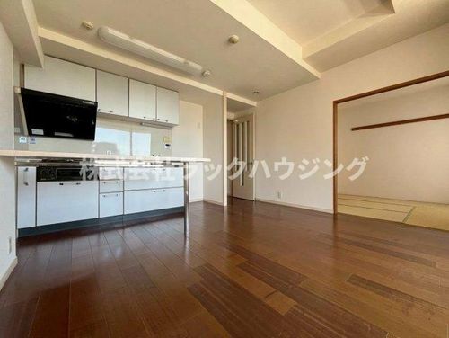 エステムコート都島キャトルプランシュの居間