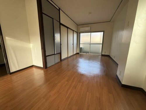 マンション桂風2Eの居間