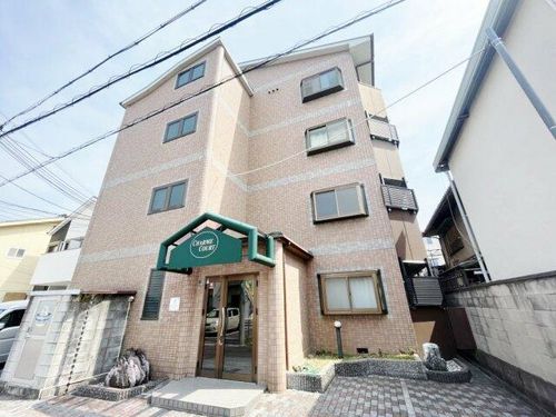 シャルムコートの外観