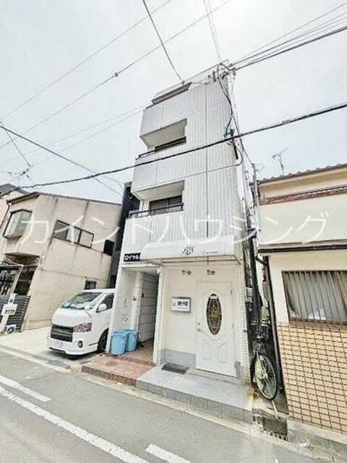 ロイヤル遠里小野の外観