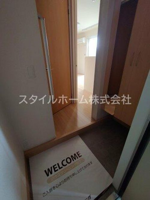 ティー.アイビー A203の玄関