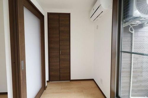 エンハンス下山門302の玄関