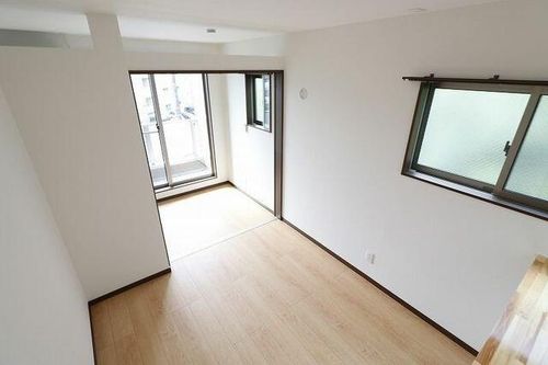 エンハンス下山門302の居間