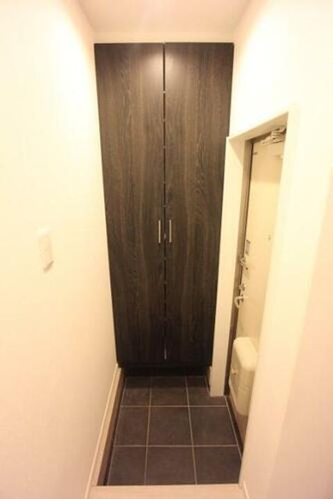 グランメール腕塚の玄関