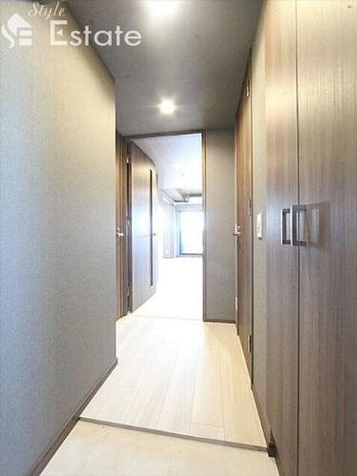 エステムコート名古屋TWIN WESTの玄関