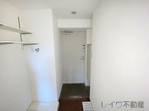 SERENiTE北浜の玄関