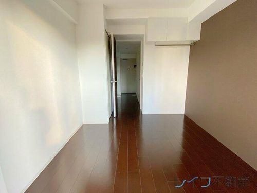 SERENiTE北浜の居間