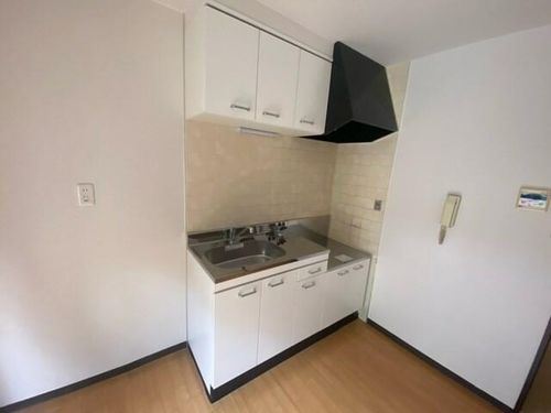 兵庫県尼崎市稲葉荘4丁目(テラスハウス)の賃貸物件のキッチン