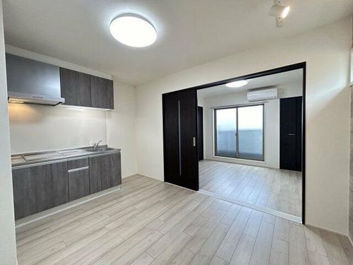 フジパレス高石千代田Ⅰ番館303の居間