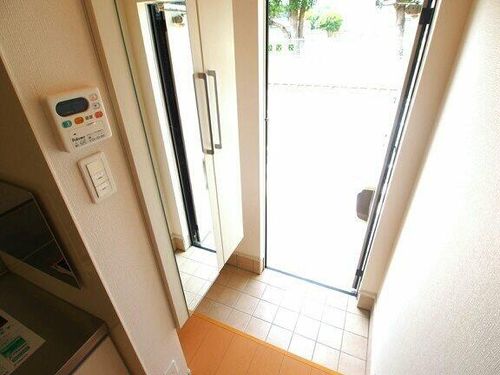 ティーダ安在野の玄関