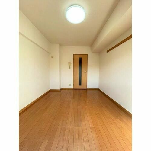 コーポラスヤスイの居間