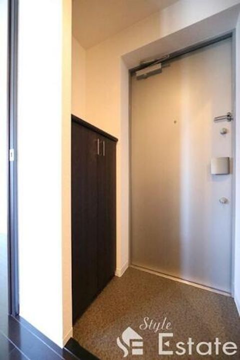 プレミアムコート名古屋金山インテルノ901の玄関